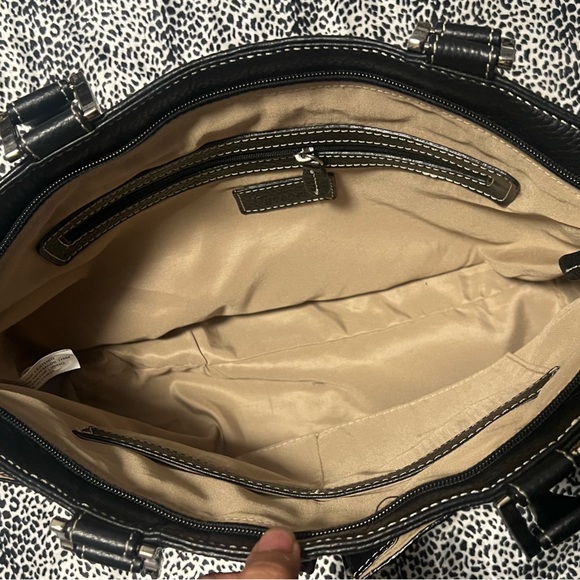 Authentic Vintage Tignanello Genuine Leather Black Shoulder Purse LIKE NEW - Picture 3 of 7